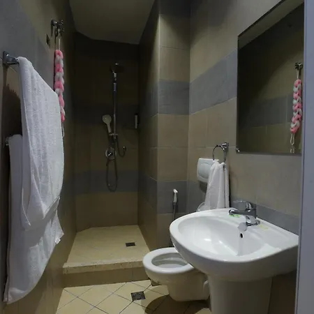 Restorant Halal Il Tramonto. Hotel Vorë