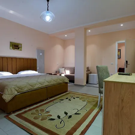 Otel Restorant Halal Il Tramonto. Vorë