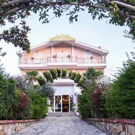 Otel Restorant Halal Il Tramonto. Vorë