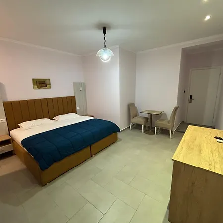 Restorant Halal Il Tramonto. Hotel Vorë