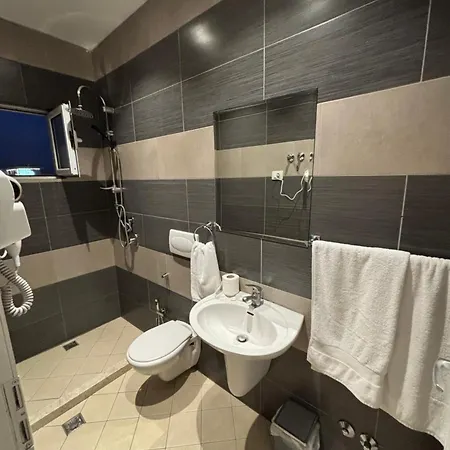 酒店 Restorant Halal Il Tramonto. Vorë